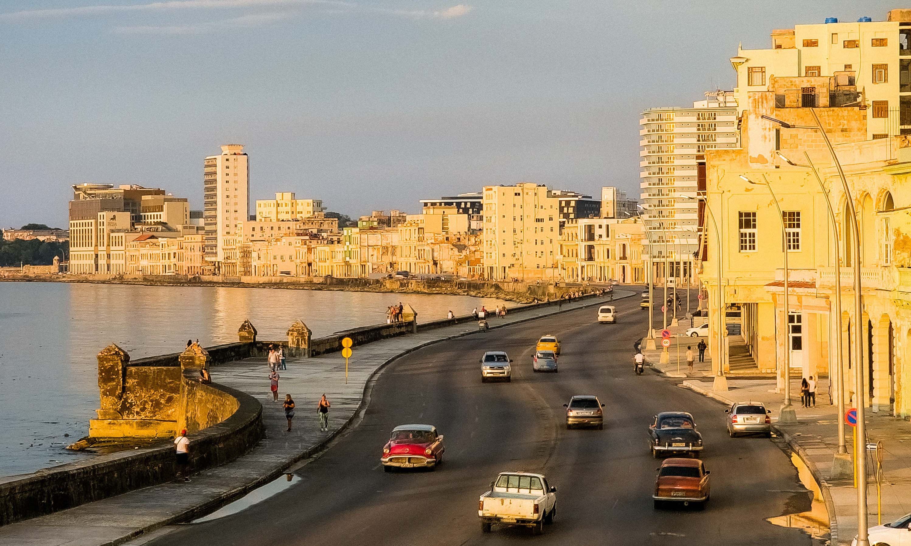 Paseo por el malecon de La Habana